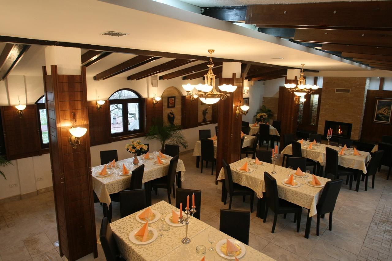 Hotel Roco Izvin Exterior foto