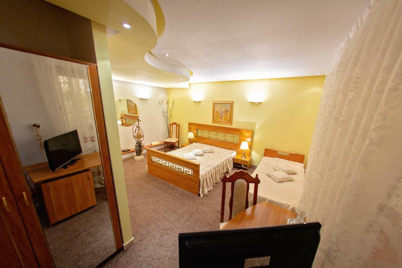 Hotel Roco Izvin Exterior foto