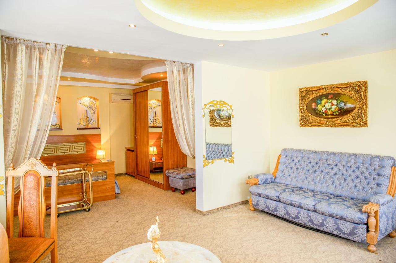 Hotel Roco Izvin Exterior foto